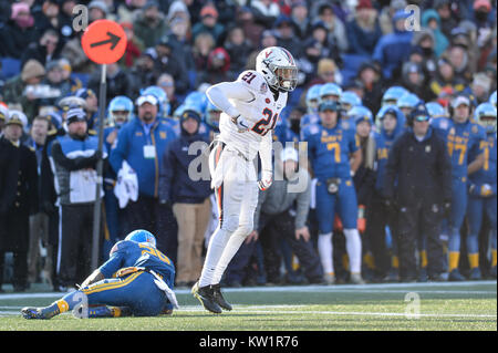 Annapolis, Maryland, USA. 28 Dez, 2017. JUAN THORNHILL (21) feiert während des Spiels an Navy-Marine Corps Memorial Stadium in Annapolis, Maryland, statt. Credit: Amy Sanderson/ZUMA Draht/Alamy leben Nachrichten Stockfoto