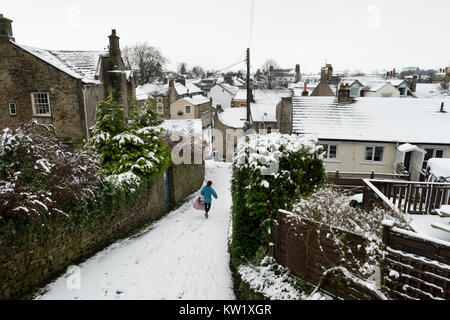 Vereinbaren, North Yorkshire. 29. Dezember, 2017. Winter Wetter. Die Marktgemeinde Vereinbaren in den Yorkshire Dales nach über Nacht Schneefall. Quelle: John Bentley/Alamy leben Nachrichten Stockfoto