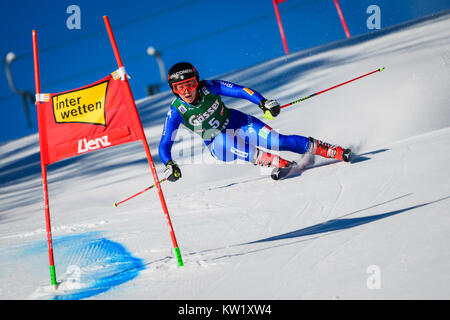 Lienz, Österreich. 29 Dez, 2017. Sofia Goggia Italiens konkurriert während der FIS Weltcup Damen Riesenslalom in Lienz, Österreich am 29. Dezember 2017. Credit: Jure Makovec/Alamy leben Nachrichten Stockfoto