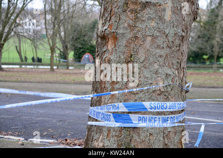 Der Mord Tatort in Finsbury Park Haringey nördlich von London, wo der Körper des Russischen geboren Bardame Iuliana Tudos mit forensischen Offiziere und Polizisten auf der Suche nach Hinweisen gefunden wurde. Sie verschwand am Heiligabend und vor Ort gelebt. Dez 30 2017 Stockfoto