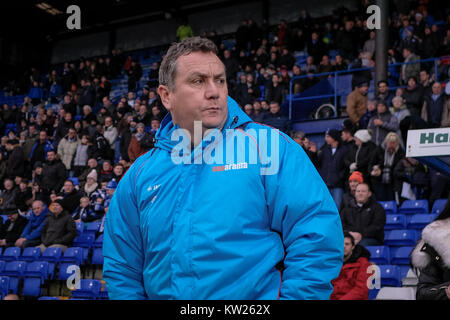 Wirral, Merseyside, UK. 30. Dezember, 2017. Mickey Mellon (Manager) (Tranmere Rovers) vor der Tranmere Rovers v Guiseley AFC in der Vanarama nationalen Liga Spiel am Samstag, den 30. Dezember 2017 in Prenton Park, Werben, die Wirral, Merseyside. Foto von Mark P Doherty. Credit: Gefangen Light Fotografie begrenzt/Alamy leben Nachrichten Stockfoto