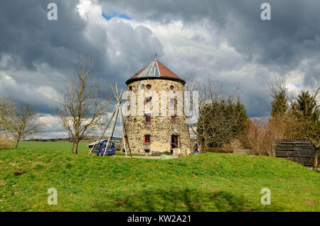 Windmühle, historische Windmühle im Westen lauwarm Sitz, Windmühle, historische Windmühle in der Westlausitz Stockfoto