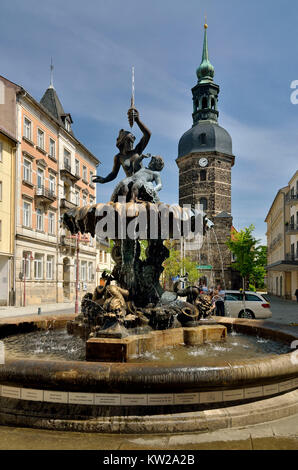 Elbsandsteingebirge, Bad Schandau, rekonstruierte Sendigbrunnen auf dem Platz Narkt, Bad Schandau, rekonstruierter Sendigbrunnen mit dem Narktplatz Stockfoto