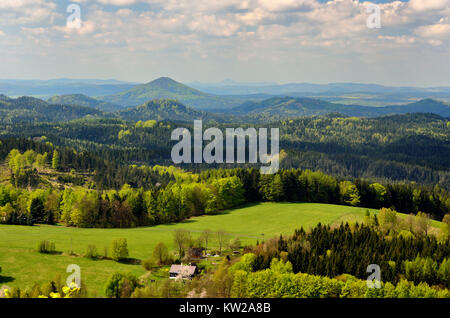 B hmisches Low Country, Ansicht der Wolf Mountain, B?hmische Schweiz mit Ruzovsk? ? Vrch, rose Berg, Nordböhmen / Machasee 1999 günstig, Aussicht vom Wol Stockfoto