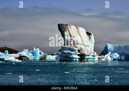 Island, Eisberg in die gletscherlagune J??? rloN kuls im Nationalpark? Vatnaj Kull, Insel, Eisberg in der Gletscherlagune Jökulsárlón im Nationalpa Stockfoto