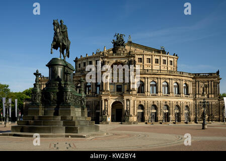 Dresden, Denkmal König Johann und Semperoper am Theaterplatz,, die Denkmal König Johann und Semperoper auf dem Theaterplatz Stockfoto