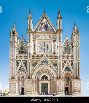 Panorama Ansicht der Kathedrale von Orvieto (Duomo di Orvieto), Umbrien, Italien Stockfoto