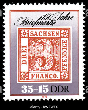 Die deutsche Marke MiNr 3330, ausgestellt 1990, ist Teil der DDR-Serie. Dieser Stempel enthält Elemente, die für die Geschichte der DDR von Bedeutung sind und für Sammler der DDR-Philatelie wertvoll sind. Stockfoto