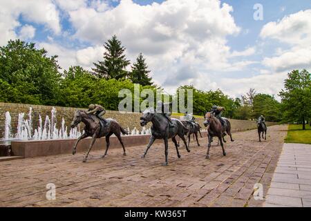 Lexington, Ky. USA. Juni 1, 2015. Thoroughbred Park verfügt über ein Dutzend Pferd Skulpturen von Gweyn Reardon und ist ein Wahrzeichen in der Innenstadt von Lexington. Stockfoto