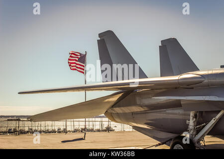 Charleston, SC. USA. April 10, 2015. Ingenieure schätzen die beliebte USS Yorktown werden Millionen von Dollar in Reparaturen und Wartung erfordern. Stockfoto