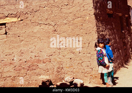 Junge Kinder, Cuzco, Peru Stockfoto