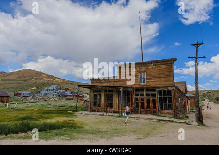 Alte Limousine in Ghost Town Stockfoto