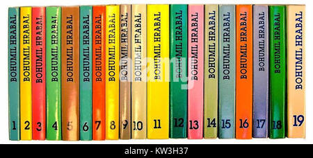 Das Gesamtwerk von Bohumil Hrabal in 19 Bänden präsentiert die vollständigen literarischen Werke des gefeierten tschechischen Autors. Diese Sammlung umfasst seine Romane, Kurzgeschichten und Theaterstücke und hebt seine Beiträge zur tschechischen Literatur hervor. Stockfoto