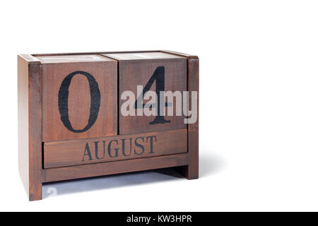 Holz- Ewiger Kalender bis August 4. Stockfoto