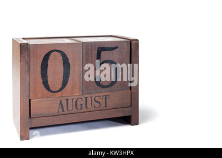 Holz- Ewiger Kalender dem 5. August eingestellt Stockfoto