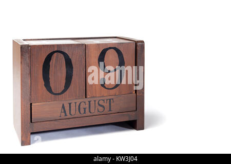 Holz- Ewiger Kalender bis August 9. Set Stockfoto