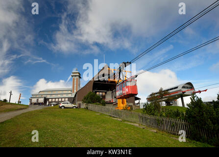 Im mittleren Erzgebirge, top-Terminal von der Kabine weg zum Berg im Fichtelgebirge, Mittleres Erzgebirge, Bergstation der Kabinenbahn zum Fichtelberg Stockfoto