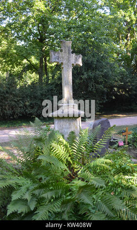 Bockenheim, Neuer Friedhof Grab 8a Rh 29 10 Sondergeld Stockfoto
