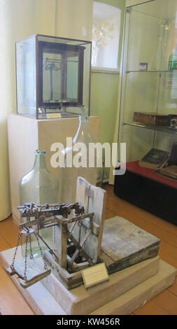 Ein Foto, das im Boblovo Museum aufgenommen wurde und die Ausstellungen und kulturellen Artefakte im Museum zeigt. Das Museum konzentriert sich auf die Bewahrung der lokalen Geschichte und zeigt regionale Kultur und Erbe. Stockfoto