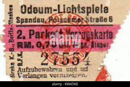 Das Ticket Spandau Ala bezieht sich auf ein Ticketsystem in Verbindung mit Spandau, einem Bezirk in Berlin. Spandau ist bekannt für seine historischen Wahrzeichen und kulturellen Bedeutungen und ist ein Viertel mit einer reichen Geschichte, einschließlich Spandau Gefängnis, einem ehemaligen Militärgefängnis. Stockfoto