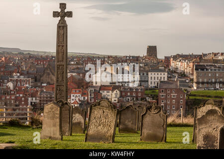 Ein Blick vom Friedhof von Whitby, North Yorkshire, England, Großbritannien Stockfoto