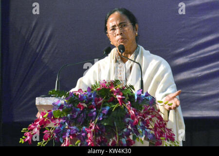 Kolkata, Indien. 29 Dez, 2017. Chief Minister Mamata Banerjee Adresse während der indischen Geschichte Kongress in Kalkutta. West Bengal Chief Minister Mamata Banerjee nimmt Teil an der indischen Geschichte Kongress im Dezember 29, 2017 i n Kolkata. Credit: Saikat Paul/Pacific Press/Alamy leben Nachrichten Stockfoto