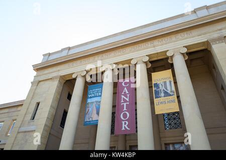 Eingang zu Cantor Arts Center, ehemals Leland Stanford Junior Museum, auf dem Campus der Stanford University im Silicon Valley Town in Palo Alto, Kalifornien, 25. August 2016. Stockfoto