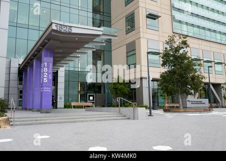 Eingang zum Ron Conway Familie medizinische Gebäude an der UCSF hospital Campus in der Mission Bay in San Francisco, Kalifornien, 29. August 2016. Stockfoto