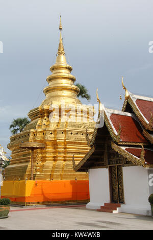 Wat Phra That Si Chom Thong Wora Wiharn, in der Nähe von Chiang Mai, Thailand Stockfoto