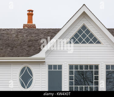 Detail Bild eines Hauses mit verschiedenen Arten von Windows Stockfoto