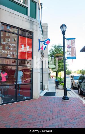 Schaufenster für die sportliche Kleidung Marke UnderArmour im Annapolis Towne Center Shopping Mall in Annapolis, Maryland, 25. September 2016. Ins Leben gerufen und hat seinen Sitz in Baltimore, UnderArmour unterhält eine starke Präsenz im Bundesstaat Maryland. Stockfoto