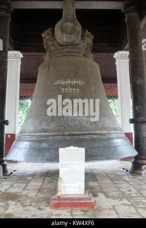 Alte bronze Mingun Glocke, Mandalay, Myanmar Stockfoto