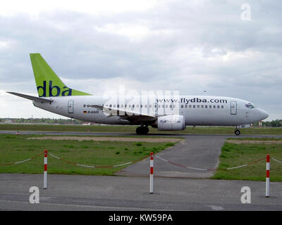 Boeing 737 35B Deutsche BA D-AGEE in Berlin Tegel (TXL, EDDT), 05. Mai 2005 Stockfoto