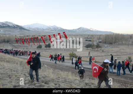 Oktober 9,2014 ERZURUM TÜRKEI. Feier der Sieg der Russischen türkische Krieg, der 1877 geschah. Jährliche März der Erzurum Menschen nach vorn Lin Stockfoto