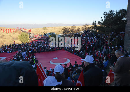 Oktober 9,2014 ERZURUM TÜRKEI. Feier der Sieg der Russischen türkische Krieg, der 1877 geschah. Jährliche März der Erzurum Menschen nach vorn Lin Stockfoto