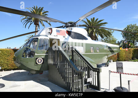 YORBA Linda, Kalifornien - 24. FEBRUAR 2017: Marine One Nixon Library. Der Hubschrauber wurde von 4 Präsidenten Kennedy, Johnson, Nixon und Ford verwendet. Stockfoto