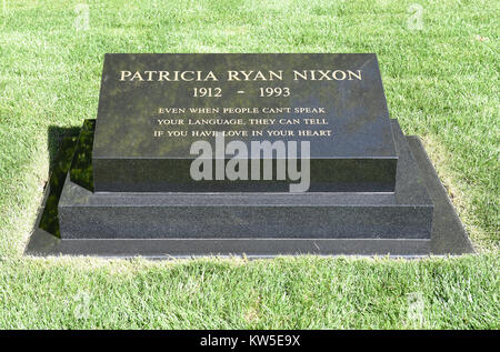 YORBA Linda, Kalifornien - 24. FEBRUAR 2017: Patricia Ryan Nixon Ehefrau von Präsident Richard Nixon grave Markers. Der 37. Präsident und seine Frau sind Bur Stockfoto