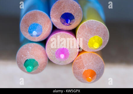 Zusammenfassung von Makro auf Buntstift Punkte. Stockfoto