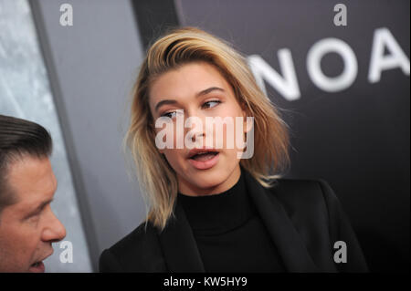 NEW YORK, NY - 26. März: Hailey Baldwin besucht die New Yorker Premiere von 'Noah' bei Clearview Ziegfeld Theater am 26. März 2014 in New York City People: Hailey Baldwin Stockfoto