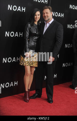 NEW YORK, NY - 26. März: Jennifer Connelly Russell Crowe besucht die New Yorker Premiere von 'Noah' bei Clearview Ziegfeld Theater am 26. März 2014 in New York City People: Jennifer Connelly Russell Crowe Stockfoto