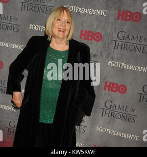 NEW YORK, NY - 18. März: Diana Rigg besucht die "Spiel der Throne' Saison 4 New York Premiere bei der Avery Fisher Hall, das Lincoln Center am 18. März 2014 in New York City People: Diana Rigg Stockfoto