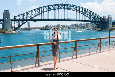 SYDNEY, AUSTRALIEN - 18. NOVEMBER: Geoff Evans, Jack O'Connell, Angelina Jolie, Miyavi Ishihara und Matthew Bär auf dem Foto Aufruf der ungebrochene Pose am Sydney Opera House am 18. November 2014 in Sydney, Australien Menschen: Angelina Jolie Stockfoto