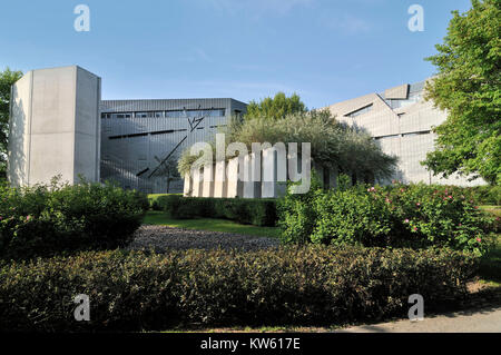 Garten des Exils und Libeskindbau im Jüdischen Museum Berlin, Garten des Exils und Libeskindbau im Juedischen Museum Berlin Stockfoto