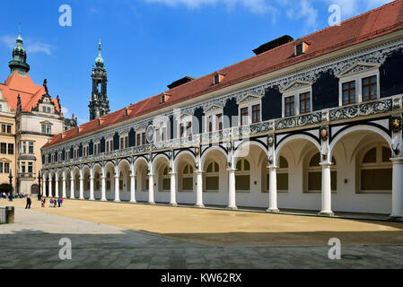 Dresden, langer Weg in die stabile Gericht der Residenz Schloss, Langer Gang im Stallhof des Residenzschlosses Stockfoto