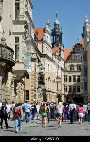 Touristen strömen in der Residenz Schloss, Dresden, Touristenstroeme bin Residenzschloss Stockfoto