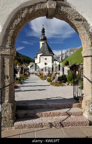 Kirche und Friedhof von Ramsau, Kirche und Friedhof Ramsau Stockfoto