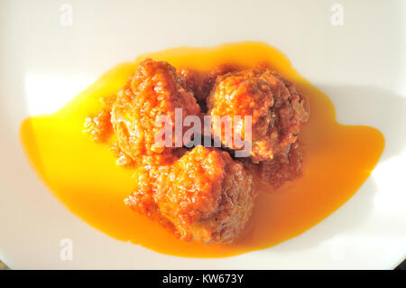 Lecker Frikadellen und Tomatensauce, bis von oben schließen Stockfoto