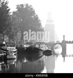 Amsterdam, den Kanal und die Boote. Stockfoto