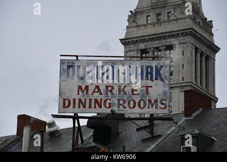 Bostons Haymarket Nachbarschaft im Winter vor Schnee fallen, Massachusetts, USA Stockfoto