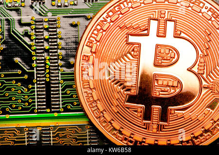 Bitcoin cryptocurrency/payment System (Kupfer Bitcoin Commemorative Runde .999 Bullion) elektronische Währung Stockfoto